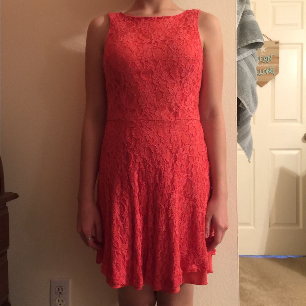 Dress - Picture 3 of 3